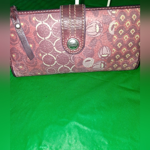 fossil Handbags - Fossil Maroon and Cream Patterned Wallet
